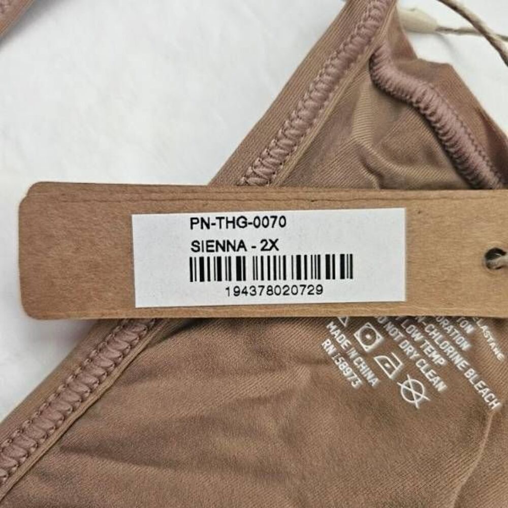 Skims string panty Nwt - Picture 6 of 7